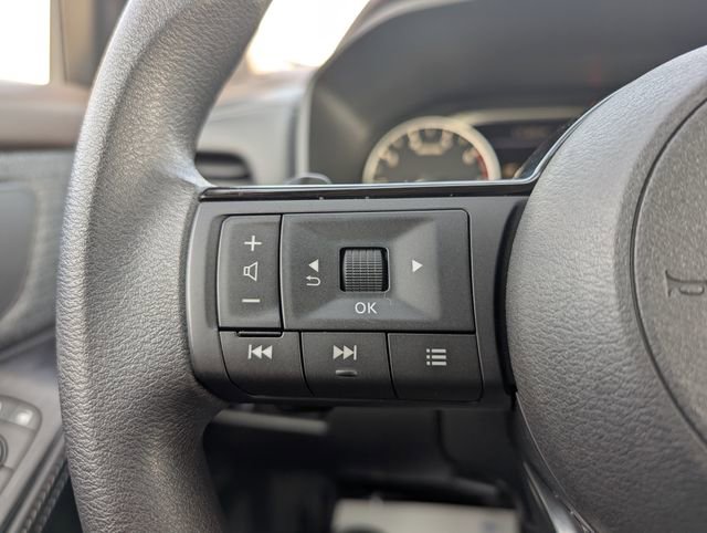 Used 2023 Nissan Rogue SV image 18