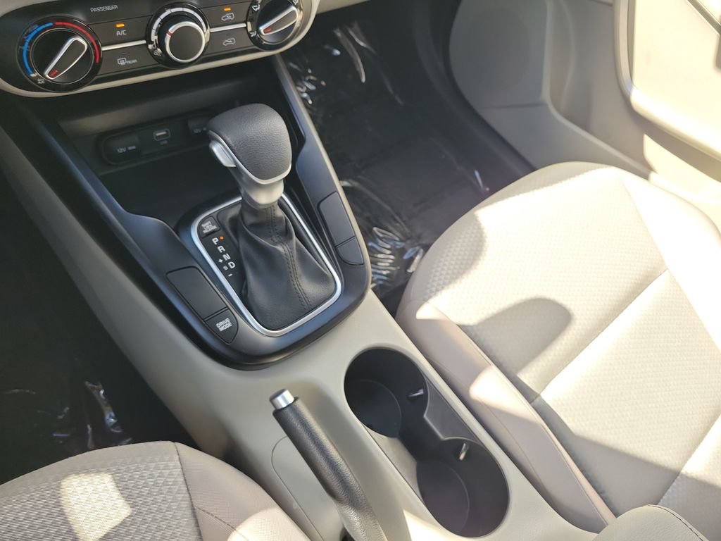 Used 2025 Kia Soul LX FWD image 18