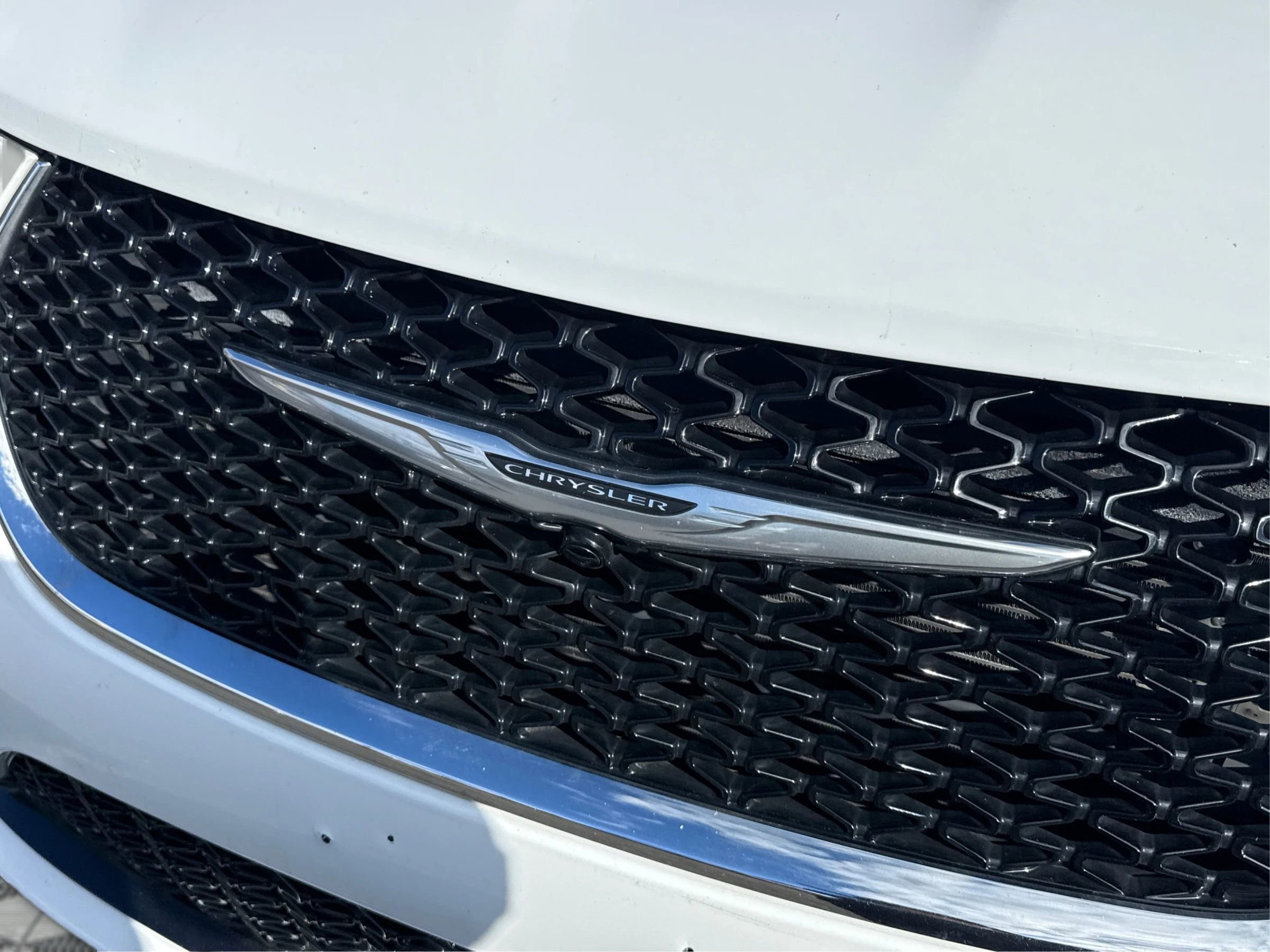 Used 2022 Chrysler Pacifica Touring-L image 29