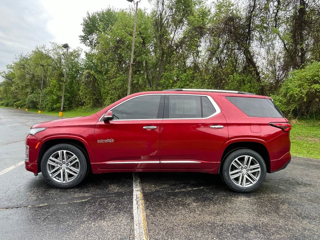 Used 2023 Chevrolet Traverse High Country w/ LPO, Floor Liner Package AWD/4WD image 6