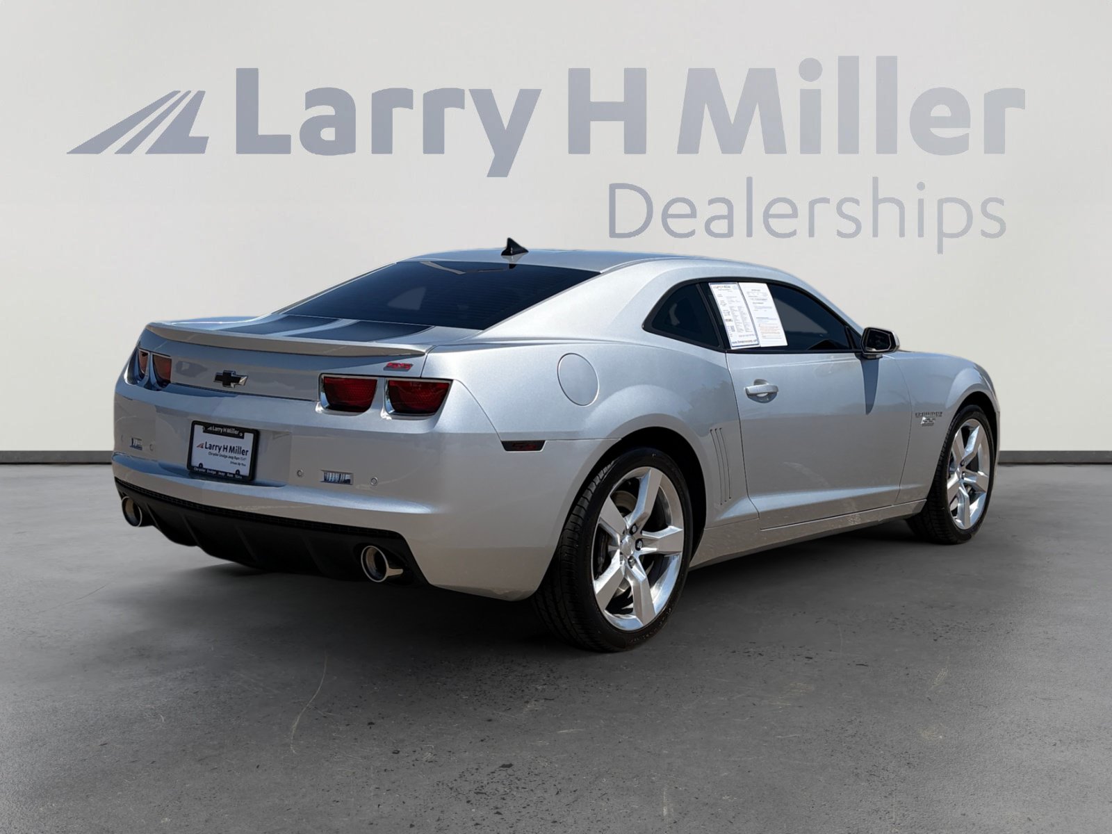 Used 2010 Chevrolet Camaro SS w/ RS Package RWD image 6