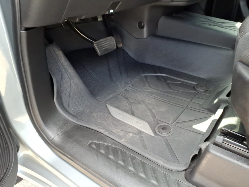 Used 2024 Chevrolet Silverado 1500 Custom w/ Turbomax Blackout Package RWD image 15