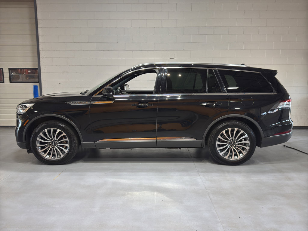 Used 2023 Lincoln Aviator Reserve w/ Equipment Group 201A image 2