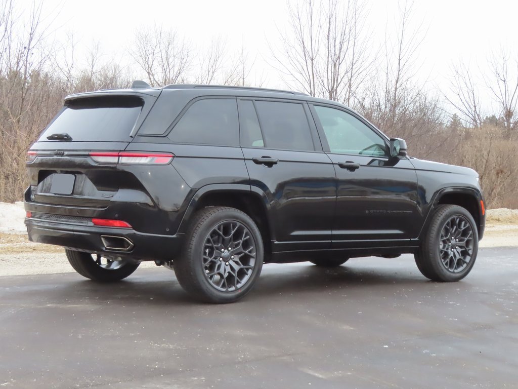 New 2025 Jeep Grand Cherokee Summit w/ Obsidian Package image 3