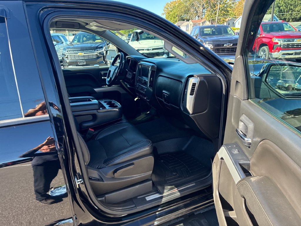 Used 2018 Chevrolet Silverado 1500 LT w/ All Star Edition AWD/4WD image 29