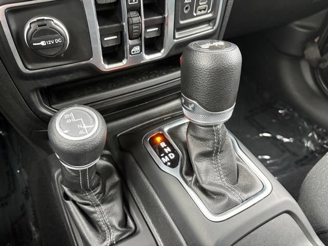 Used 2025 Jeep Wrangler Unlimited Sport AWD/4WD image 15