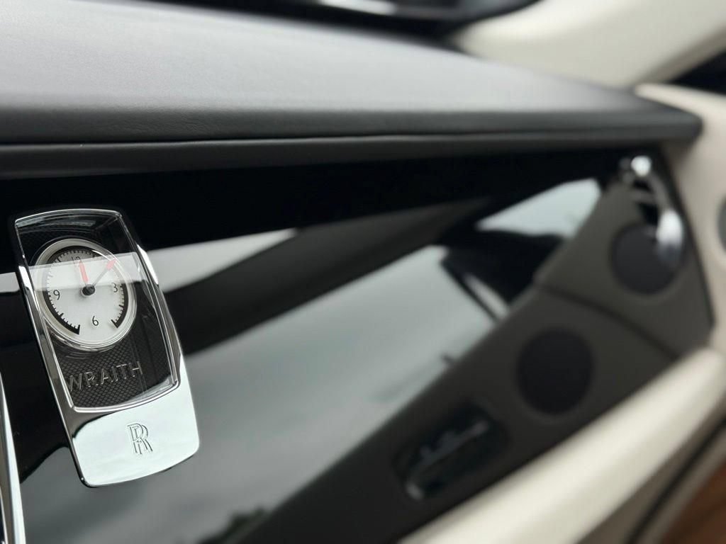 Used 2015 Rolls-Royce Wraith RWD image 24
