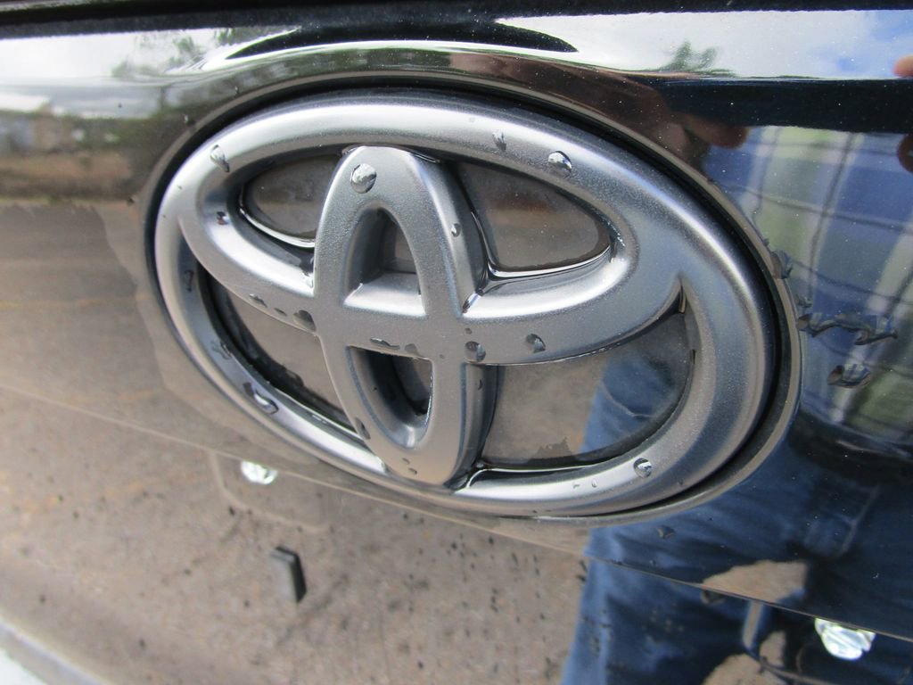 Used 2022 Toyota RAV4 XLE image 11