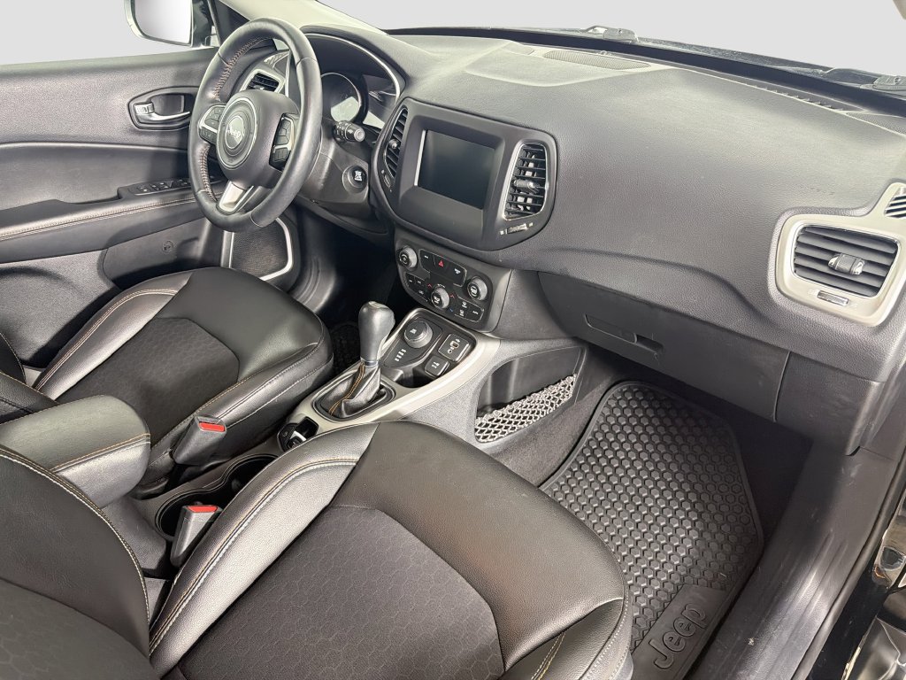 Used 2018 Jeep Compass Latitude w/ Popular Equipment Group AWD/4WD image 15