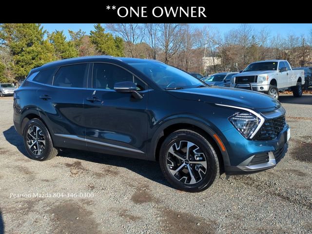 Used 2025 Kia Sportage EX image 2