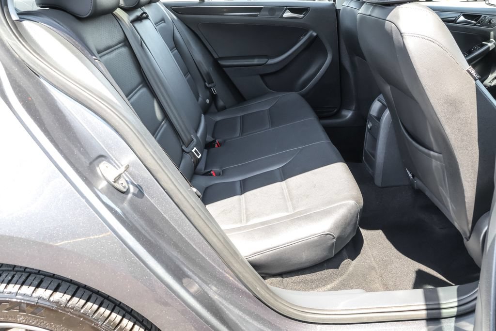Used 2015 Volkswagen Jetta TDI SEL FWD image 34