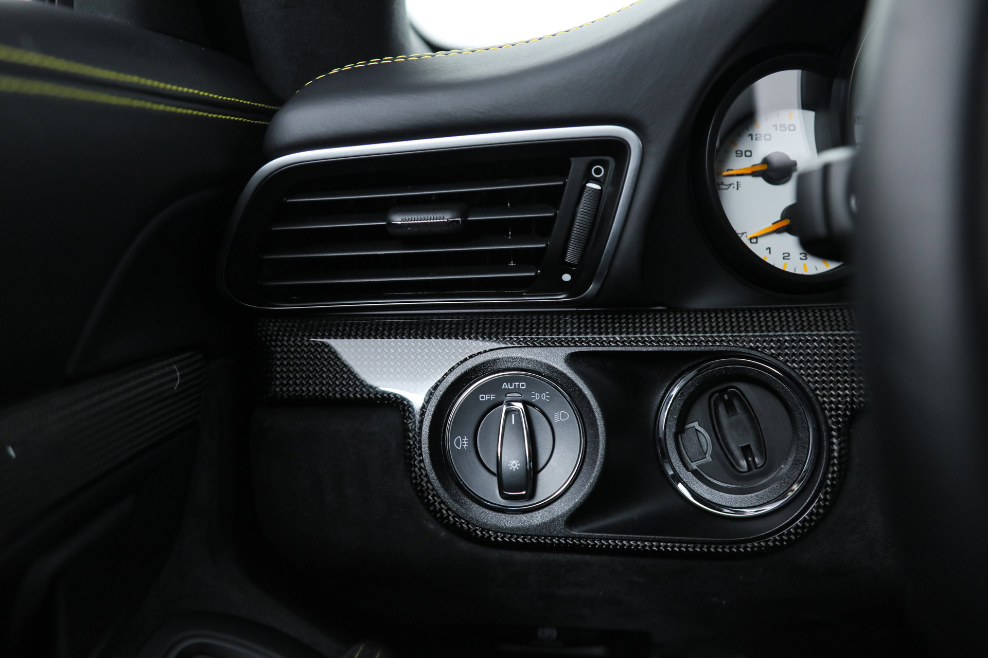 Used 2018 Porsche 911 GT2 RS image 36