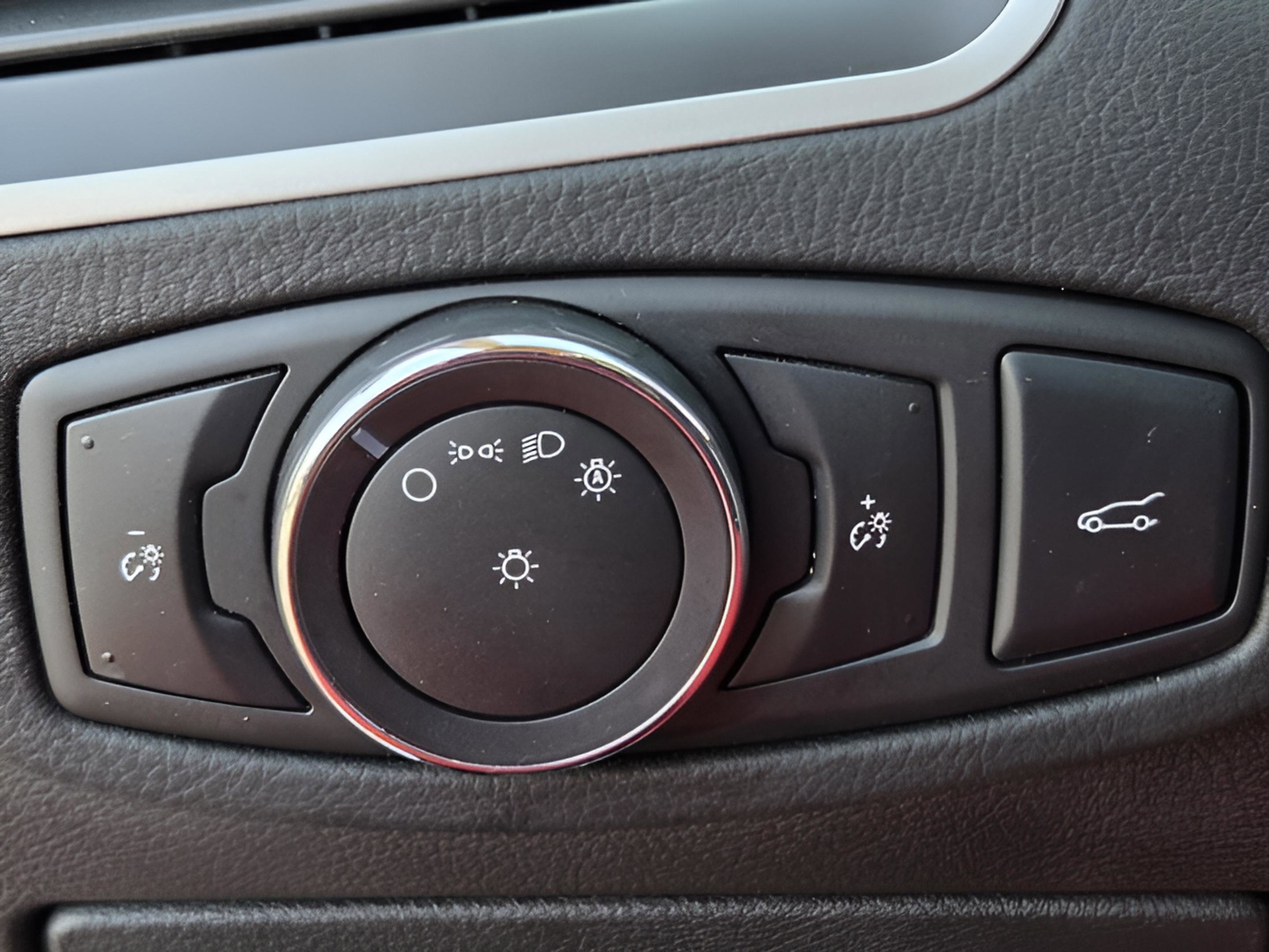 Used 2017 Ford Edge SEL w/ Equipment Group 201A image 25