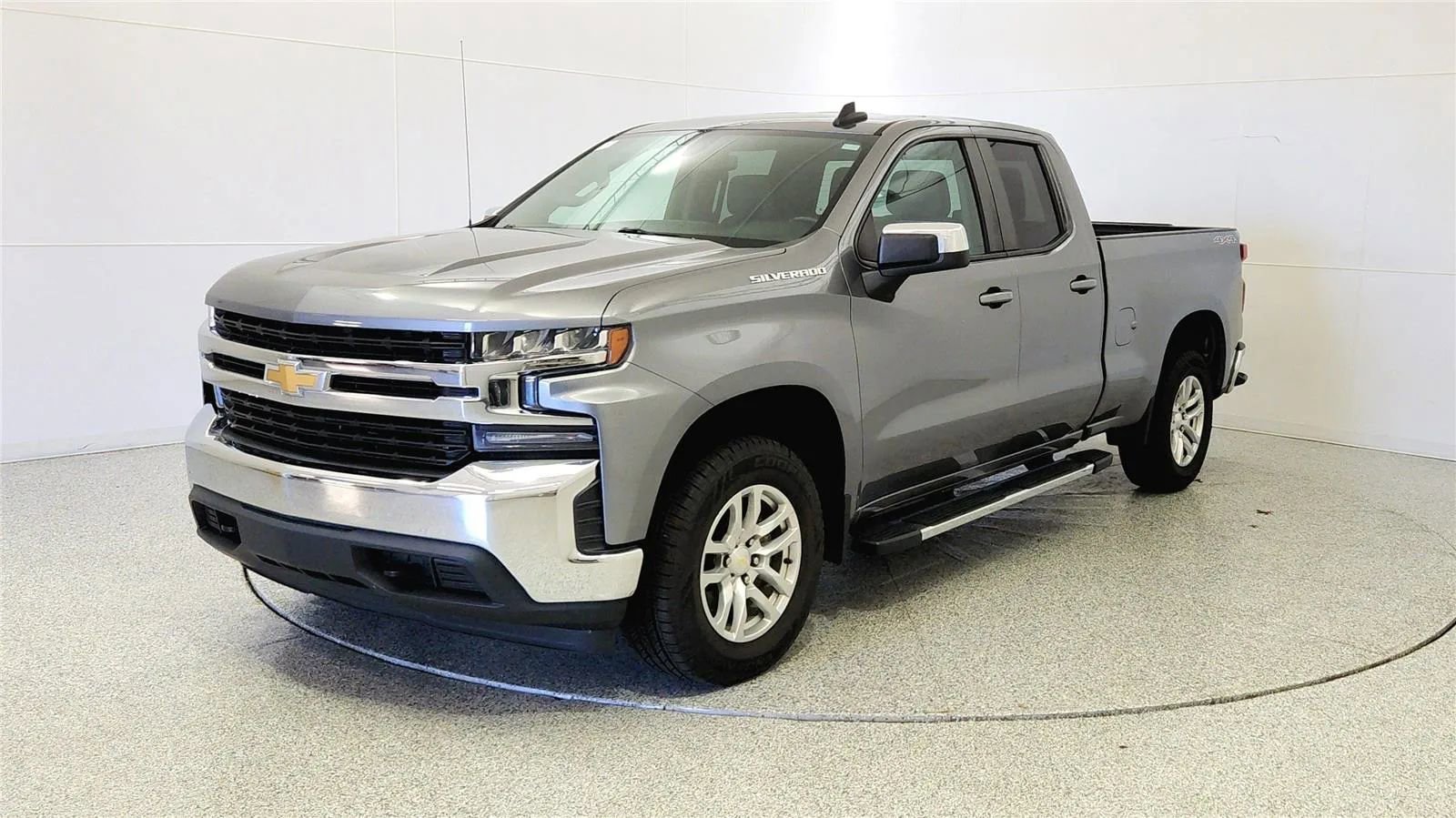 Used 2021 Chevrolet Silverado 1500 LT AWD/4WD image 3