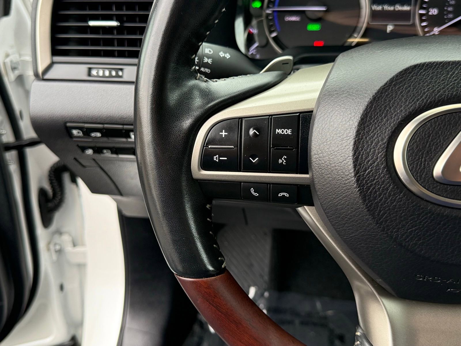 Used 2020 Lexus RX 450h AWD w/ Premium Package image 25