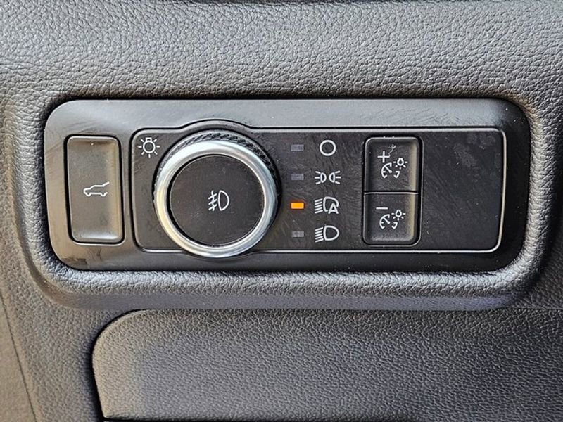 Used 2023 Ford Explorer Limited w/ Equipment Group 301A AWD/4WD image 25