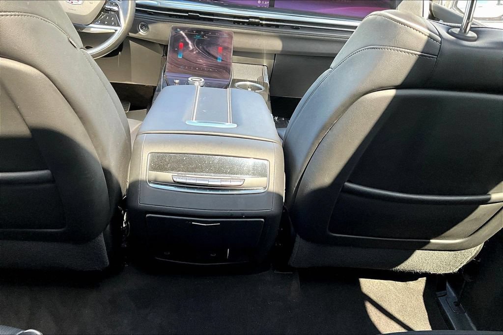 Certified 2025 Cadillac Escalade ESV Premium Luxury AWD/4WD image 10