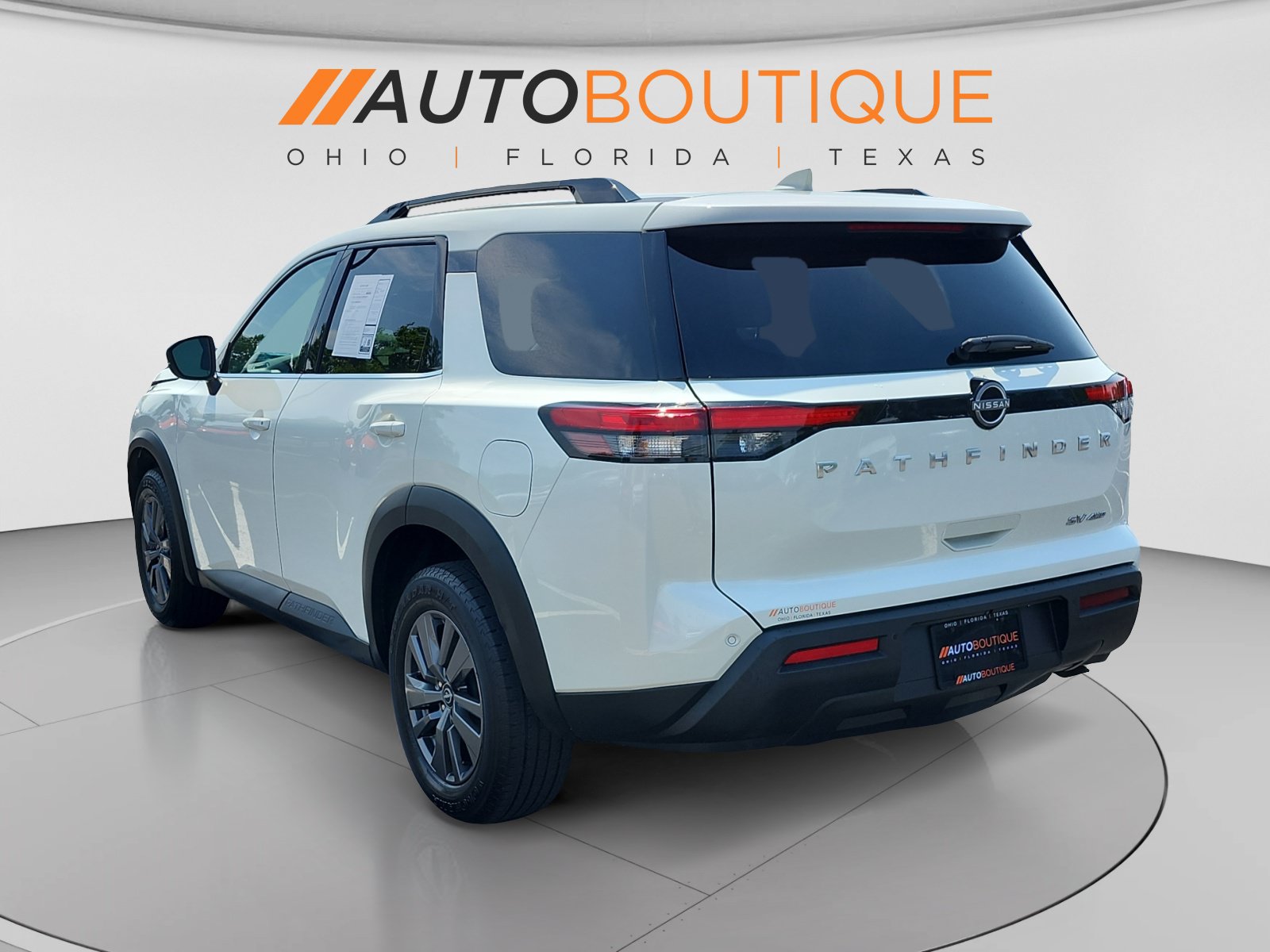 Used 2024 Nissan Pathfinder SV AWD/4WD image 3