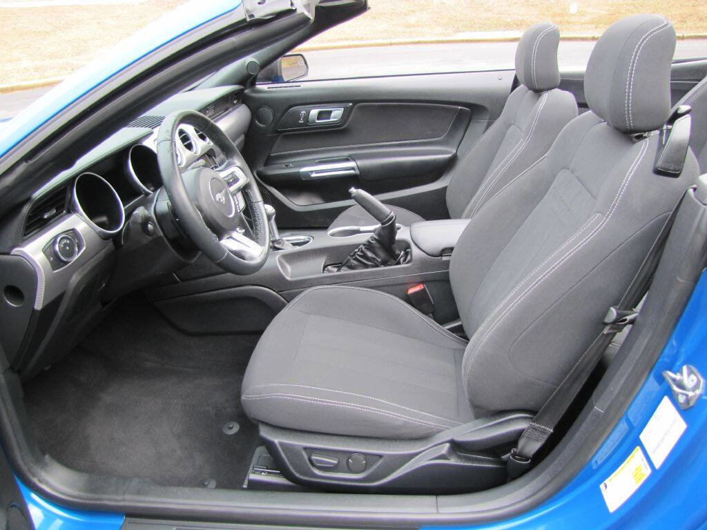 Used 2020 Ford Mustang Convertible w/ Equipment Group 101A RWD image 21