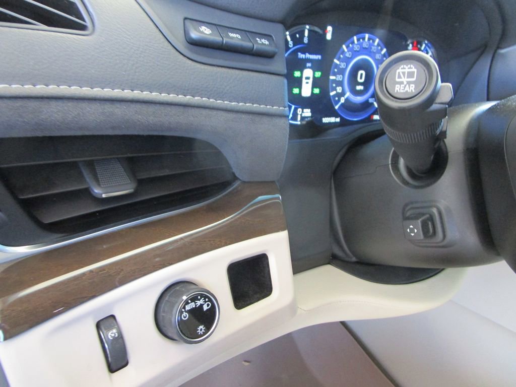Used 2020 Cadillac Escalade Luxury image 28