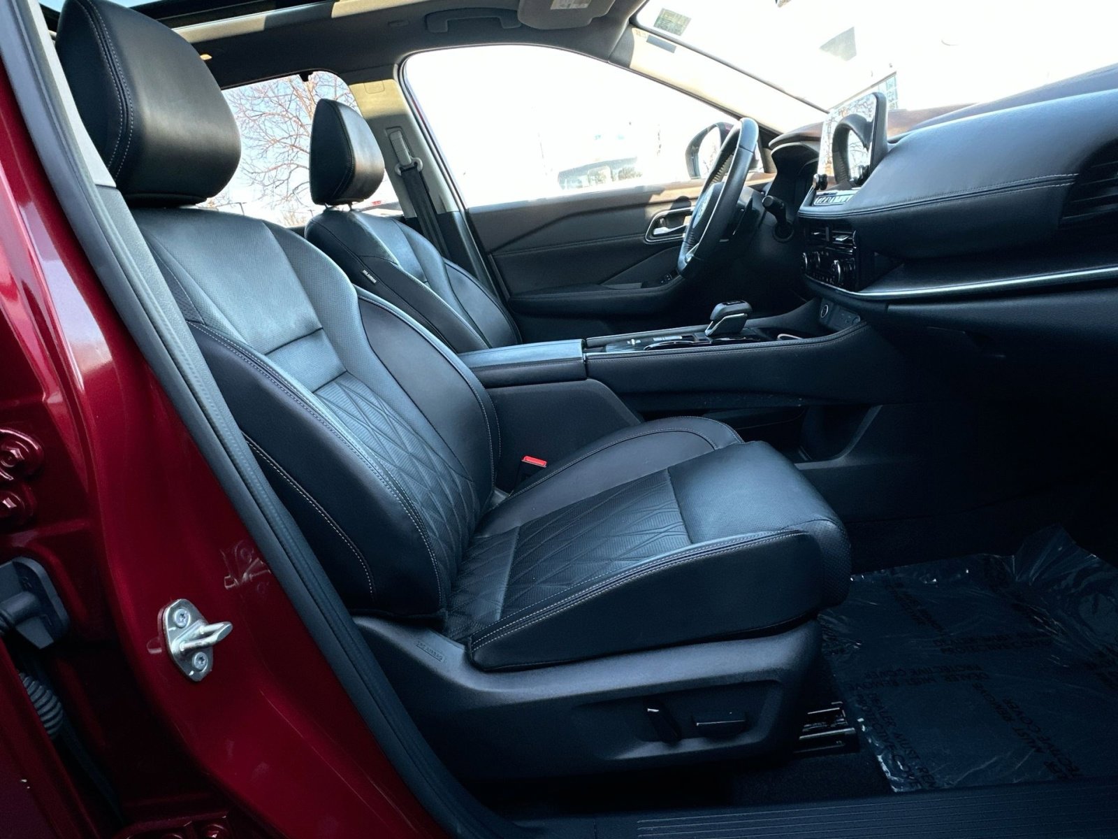 Used 2021 Nissan Rogue Platinum image 37