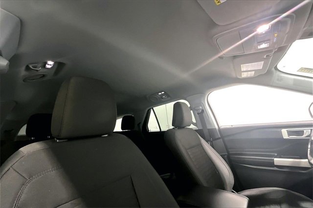 Used 2021 Ford Explorer XLT image 27