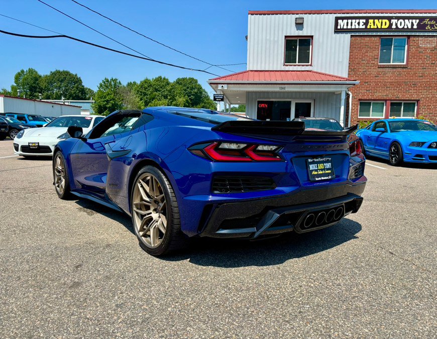 Used 2025 Chevrolet Corvette Z06 RWD image 8