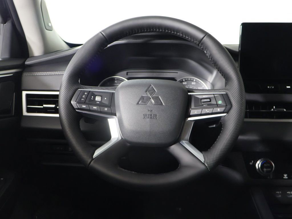 New 2026 Mitsubishi Outlander SE image 39