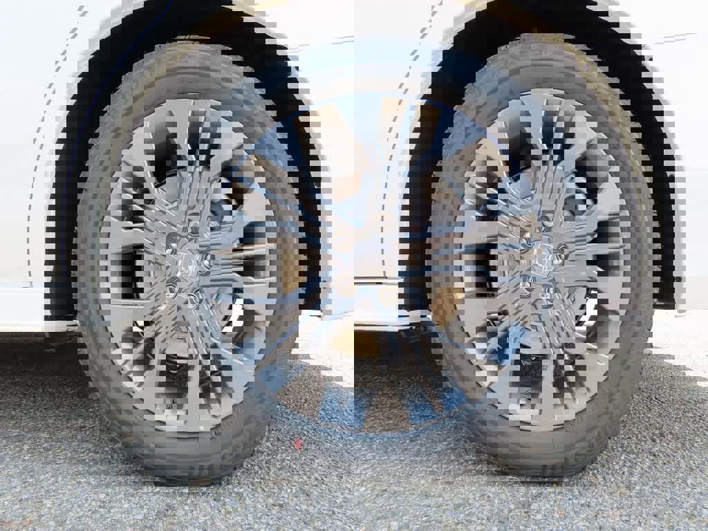 New 2026 Honda Odyssey Touring image 9