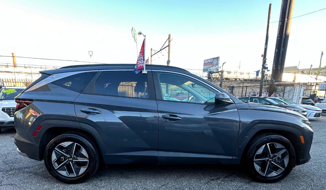 Used 2025 Hyundai Tucson SEL FWD image 3