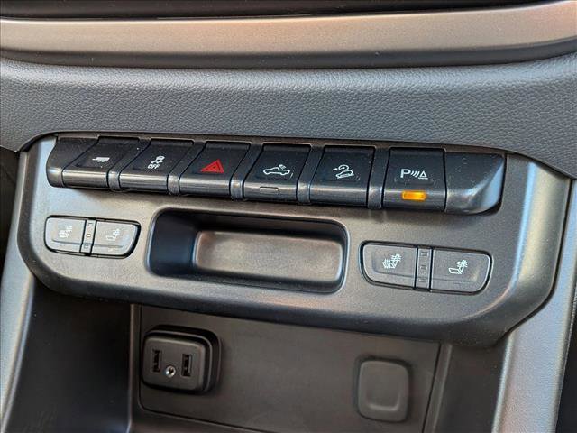 Used 2022 Chevrolet Colorado Z71 AWD/4WD image 13