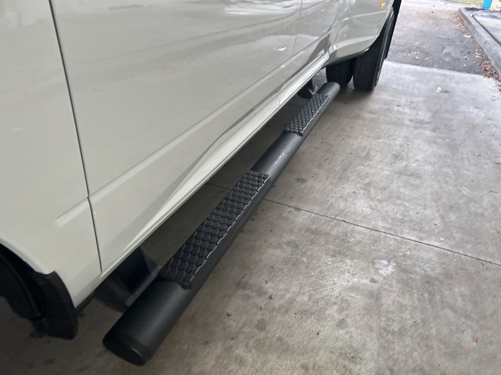 Used 2024 RAM 3500 Tradesman w/ Chrome Appearance Group image 17