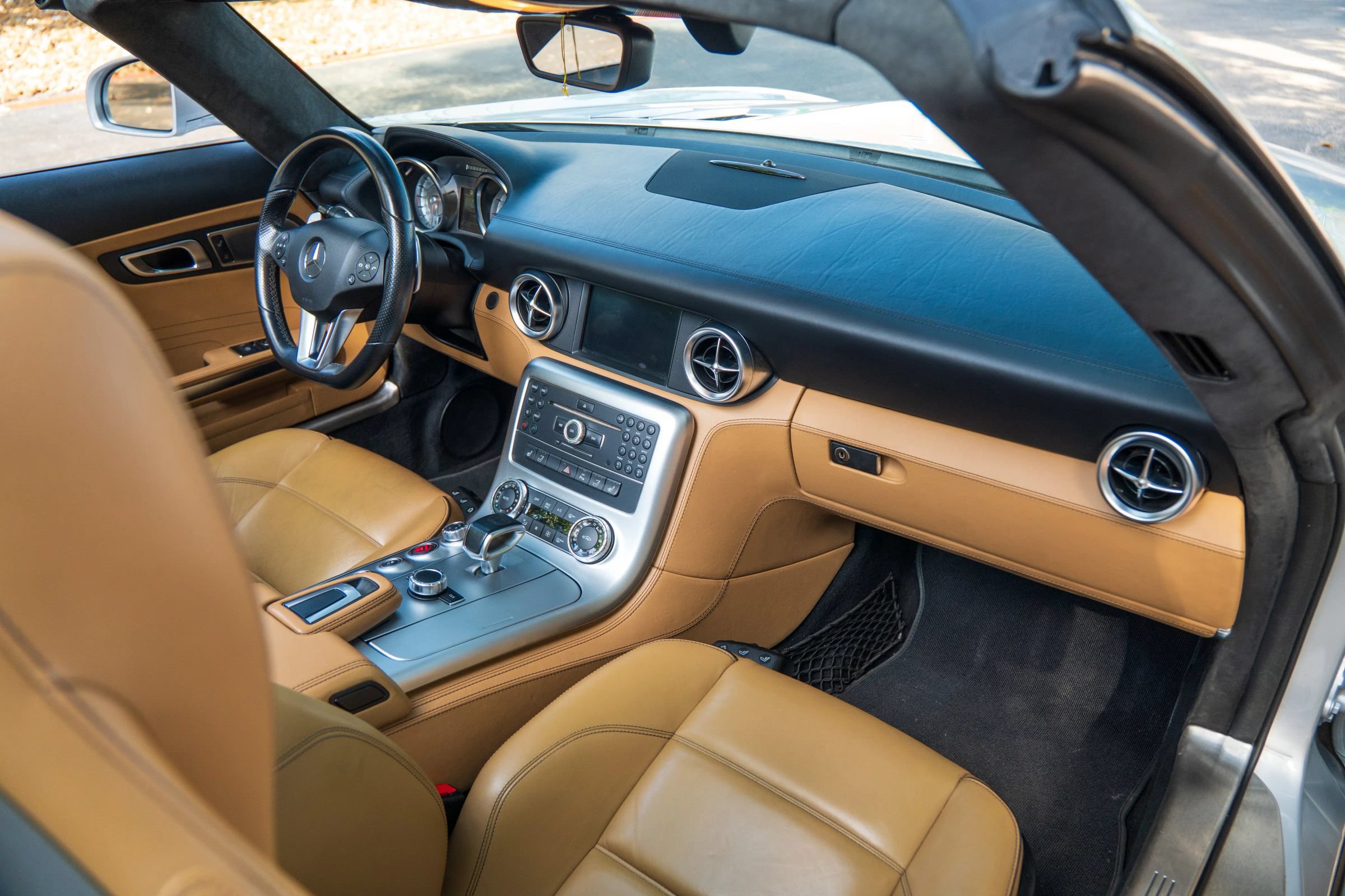 Used 2012 Mercedes-Benz SLS AMG Roadster image 31