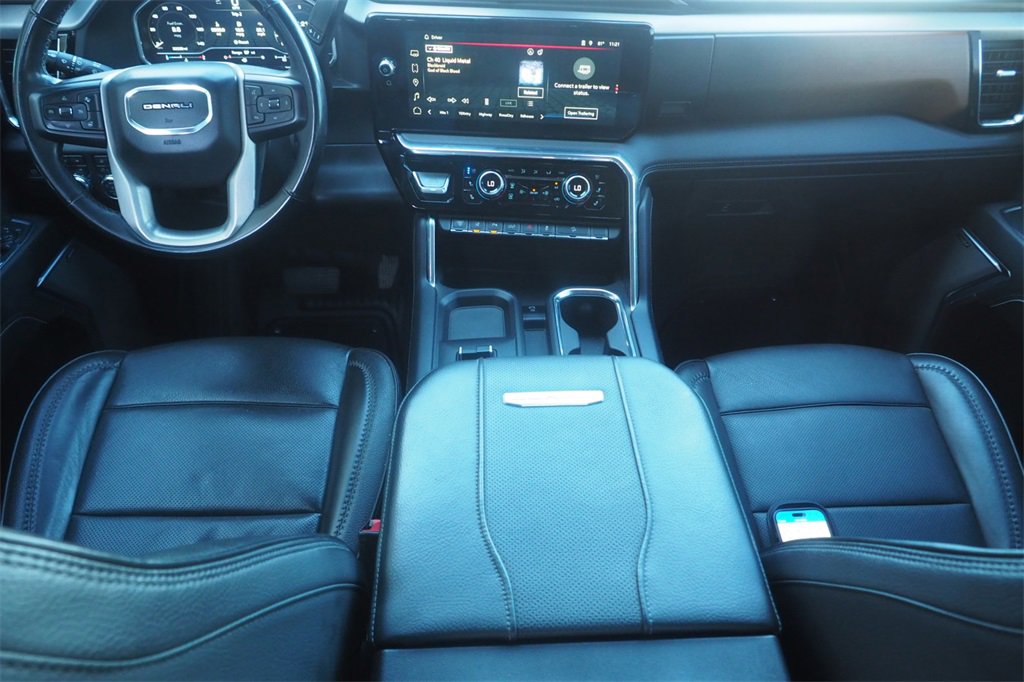 Used 2024 GMC Sierra 3500 Denali w/ Denali Reserve Package image 18