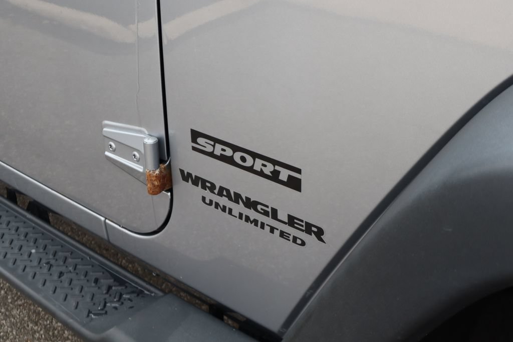 Used 2015 Jeep Wrangler Unlimited Sport w/ Quick Order Package 24S AWD/4WD image 2