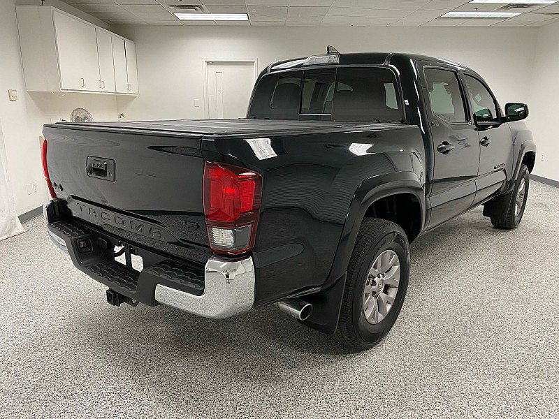 Used 2019 Toyota Tacoma SR5 AWD/4WD image 5