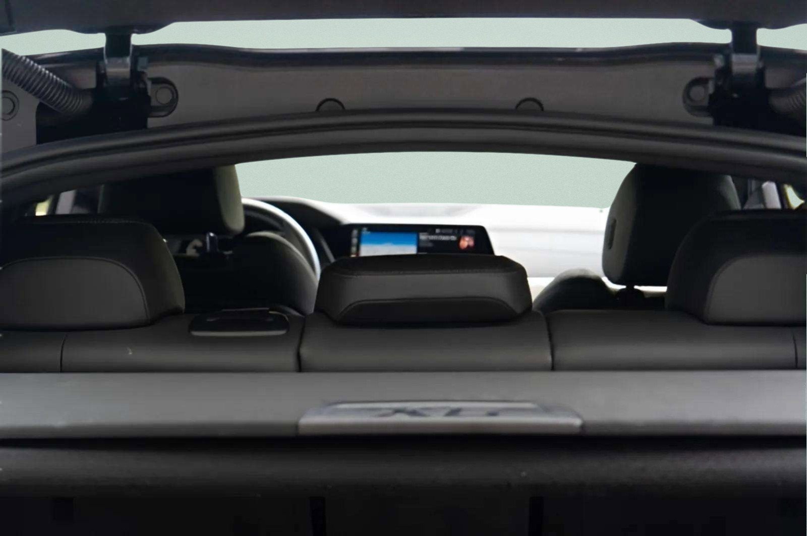 Used 2021 BMW X6 xDrive40i w/ M Sport Package image 51