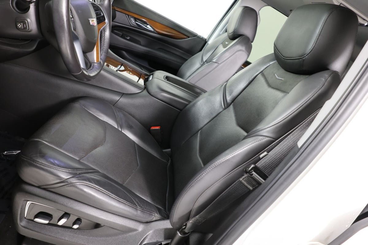 Used 2020 Cadillac Escalade Luxury AWD/4WD image 10