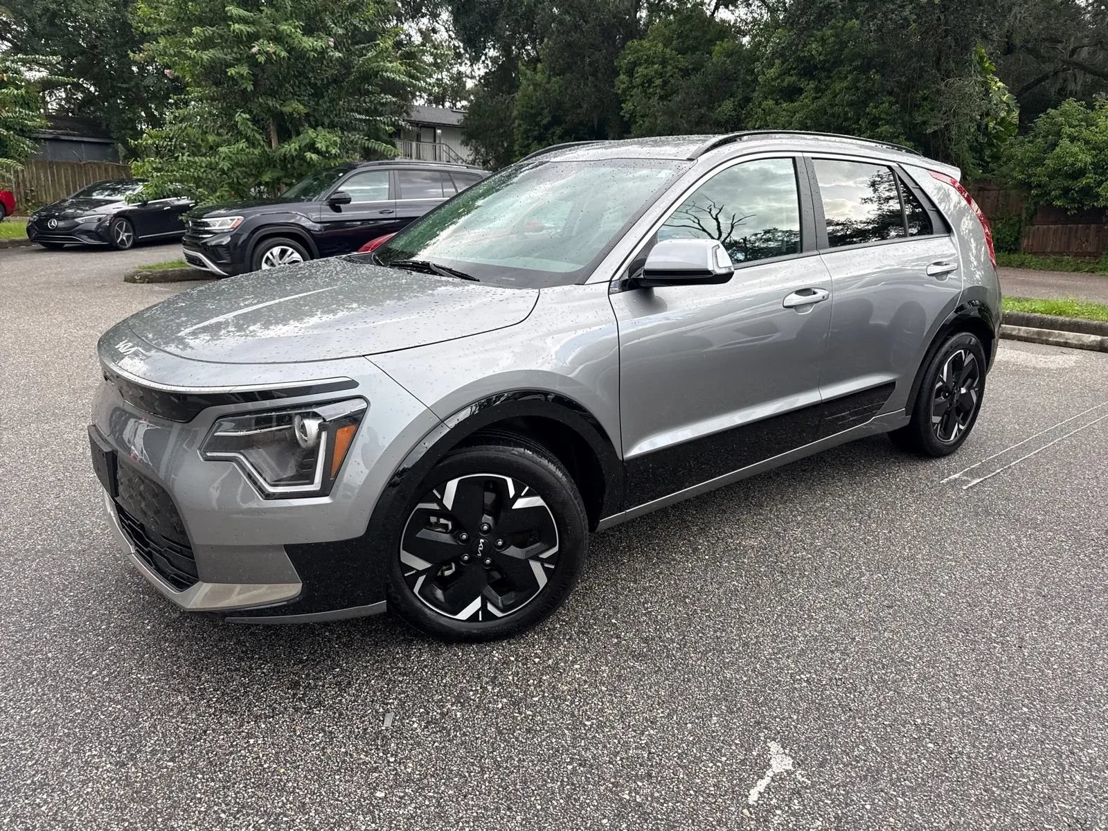 Used 2024 Kia Niro Wind w/ Wind Preserve Package FWD image 3