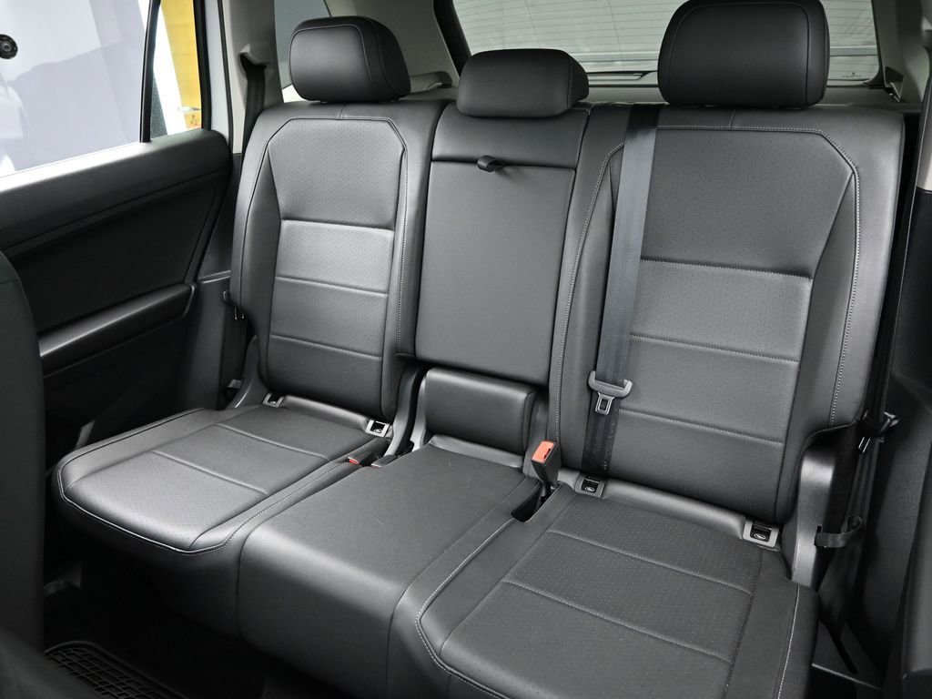 Used 2020 Volkswagen Tiguan SEL image 26