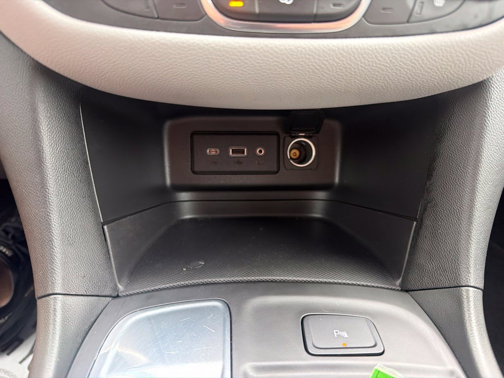 Used 2023 Chevrolet Equinox LT w/ Driver Convenience Package FWD image 35