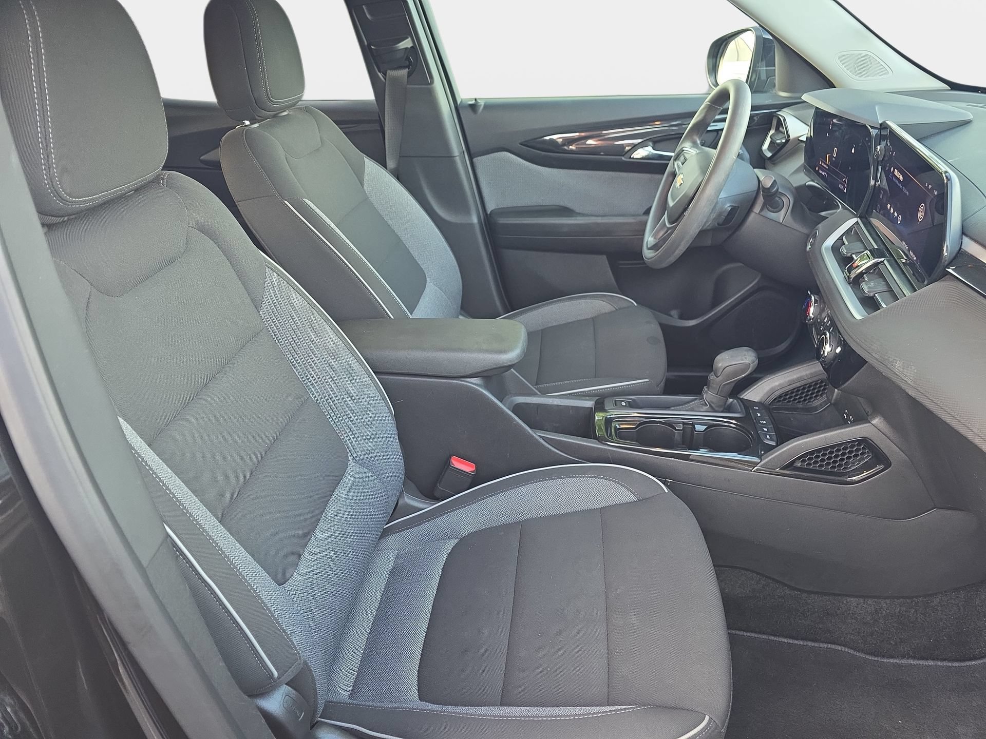 Used 2025 Chevrolet TrailBlazer LT AWD/4WD image 10