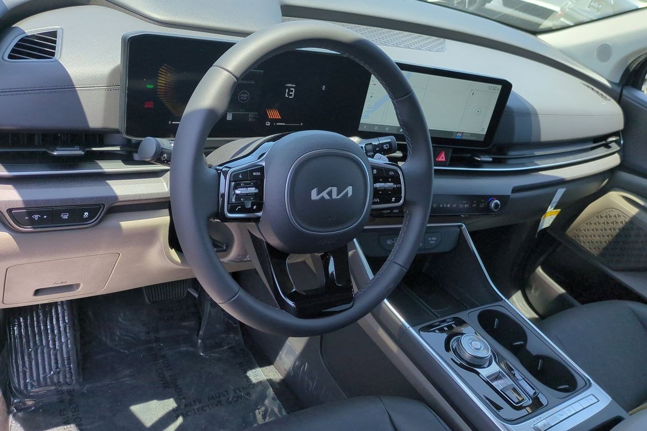 New 2026 Kia Carnival EX image 9