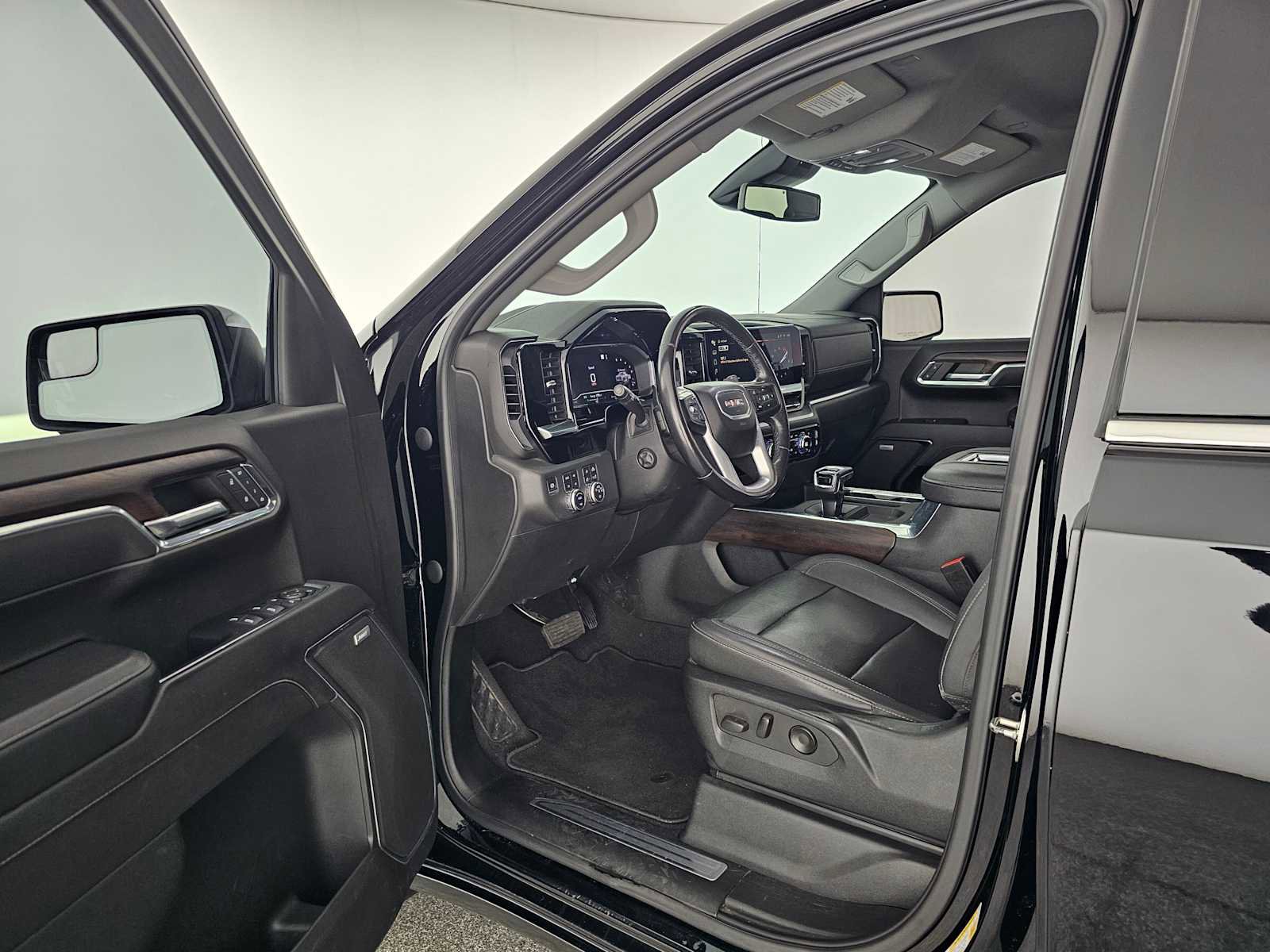 Used 2022 GMC Sierra 1500 SLT w/ SLT Convenience Package image 20