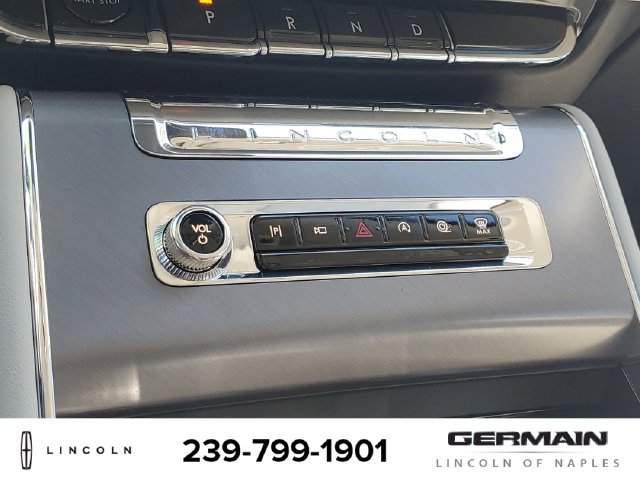 New 2026 Lincoln Aviator AWD w/ Jet Appearance Package image 30