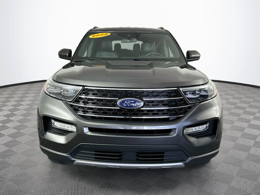 Used 2020 Ford Explorer XLT w/ Equipment Group 202A AWD/4WD image 4