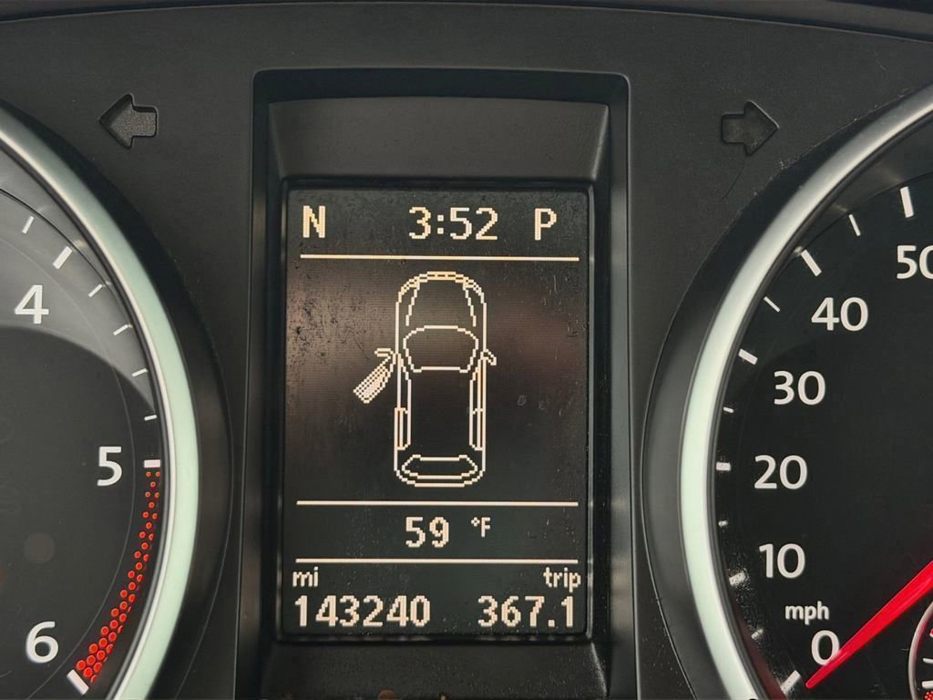 Used 2013 Volkswagen Golf TDI image 20