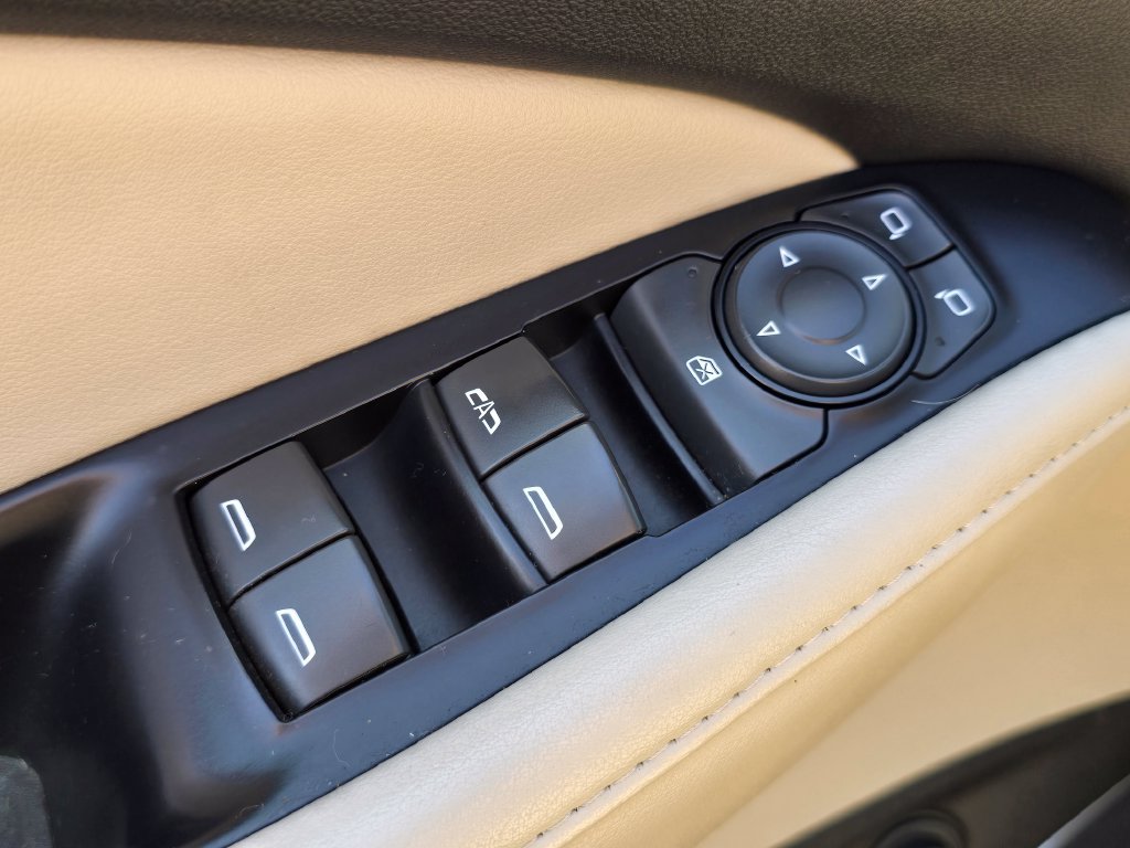 Used 2019 Buick Enclave Essence AWD/4WD image 23
