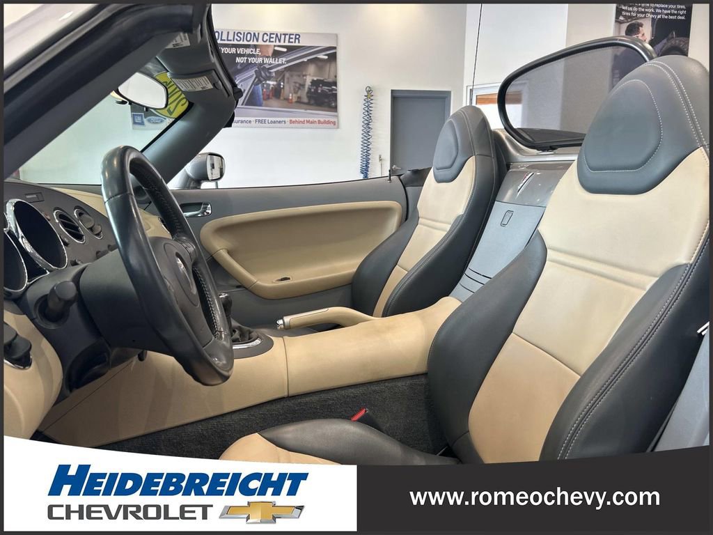 Used 2006 Pontiac Solstice Convertible w/ Premium Package RWD image 13