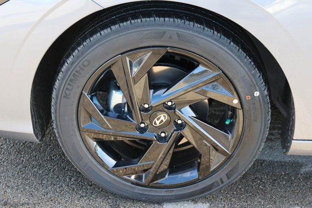 New 2026 Hyundai Elantra Sport image 7